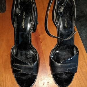 Nine West black pumps